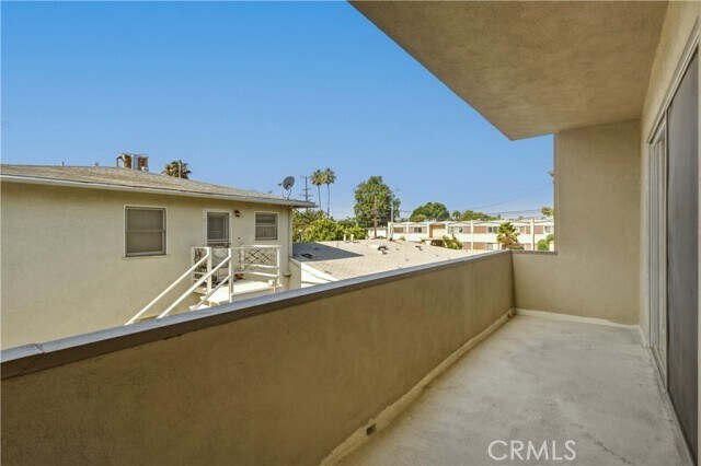 Building Photo - 6140 Whitsett Ave
