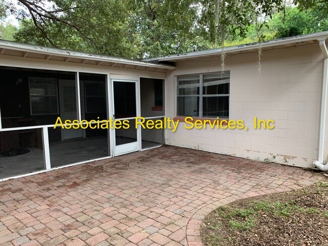Building Photo - 3 Bedroom, 1 1/2 bath house available in A...