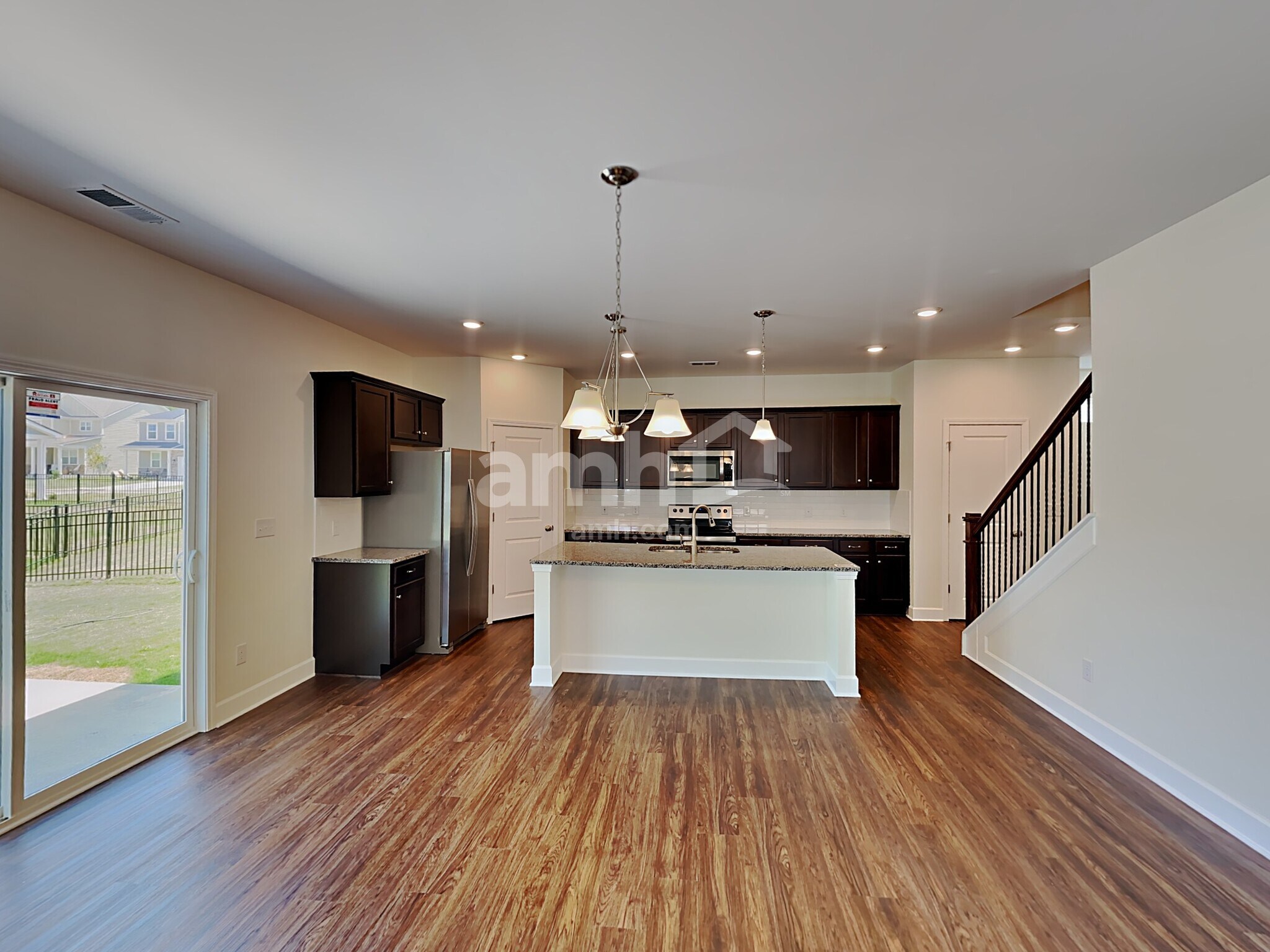 Building Photo - 4521 Tarpon Dr