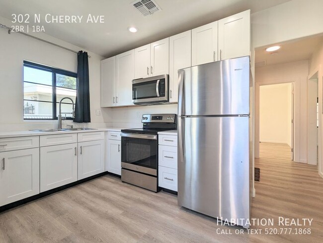 Primary Photo - Gorgeous 2 bed/1 bath University Newly Ren...