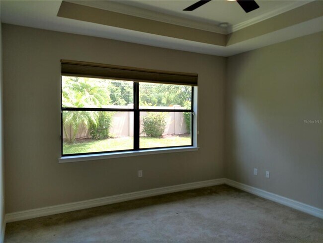 Building Photo - 654 Resolute Ln
