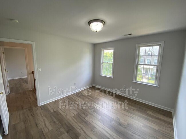 Building Photo - 7218 John Taylor Mews