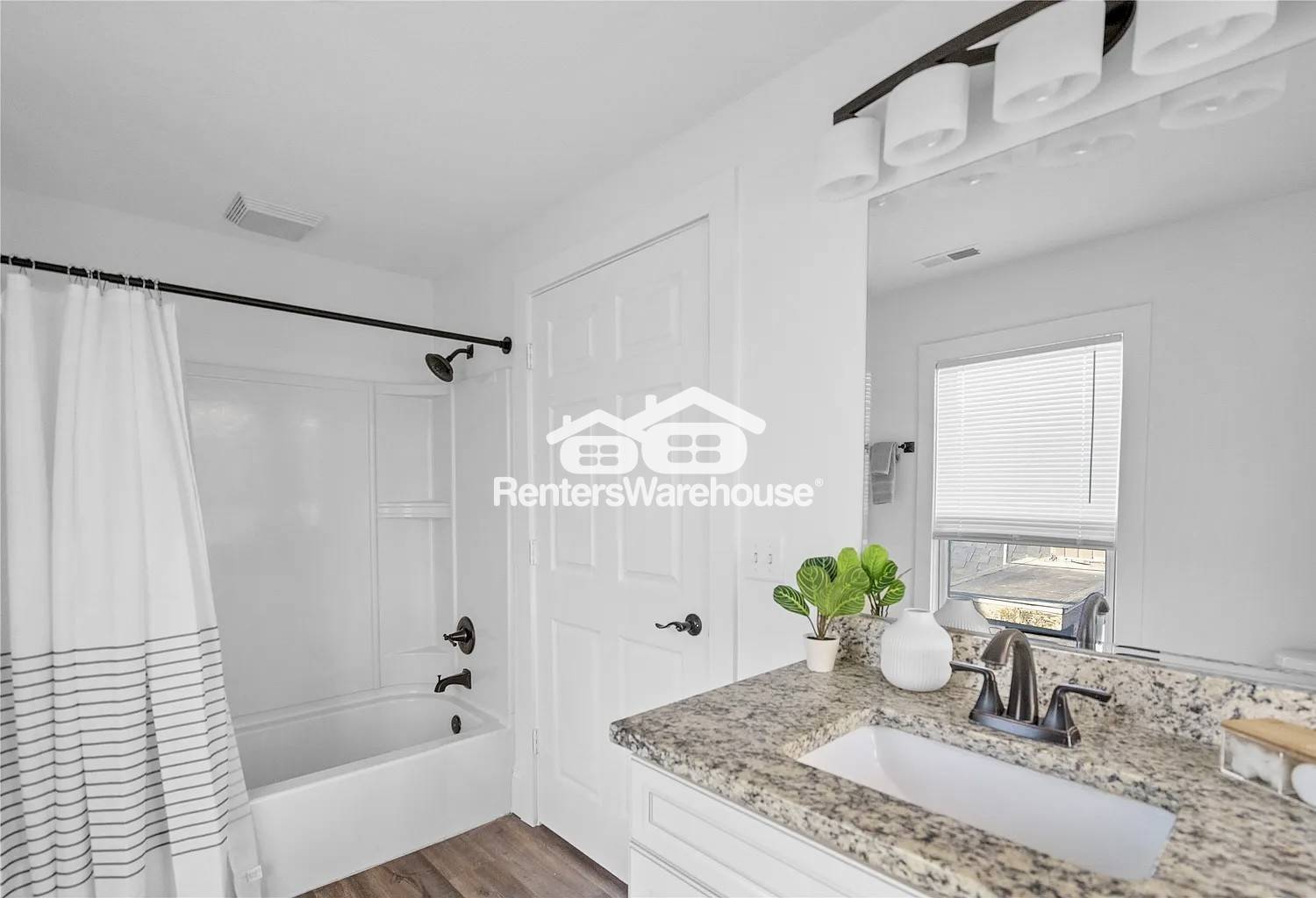 Building Photo - 544 36th St