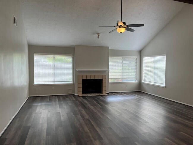 Building Photo - 1722 Sullins Way