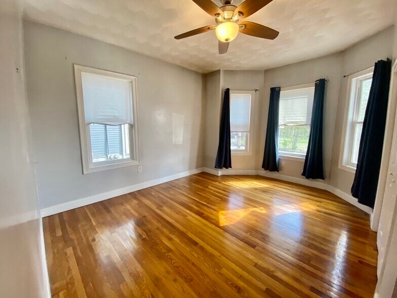 Building Photo - 48 Brookley Rd