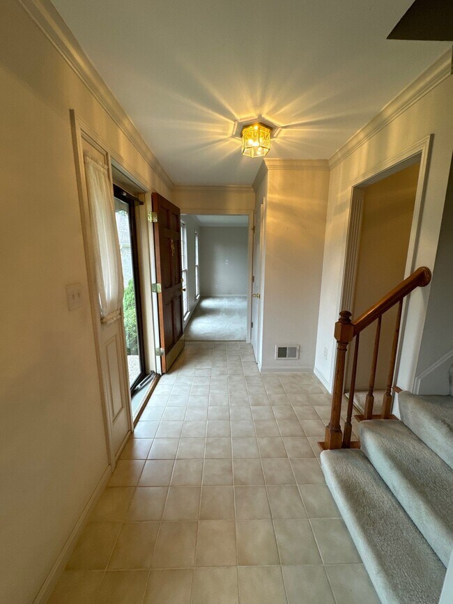 Building Photo - 10985 Eagles Cove Dr