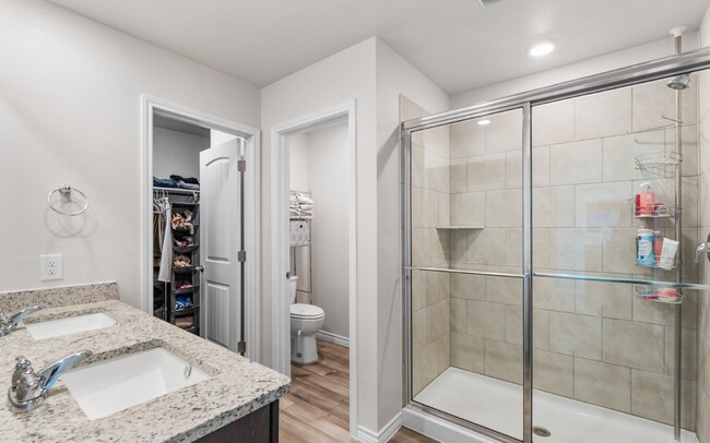 Building Photo - Rental Listing – London ISD