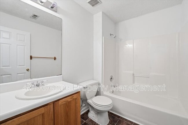 Building Photo - 407 Crested View Dr