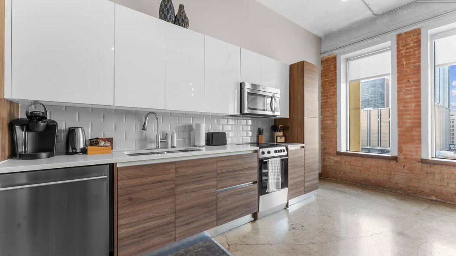 Building Photo - 500 S Ervay St