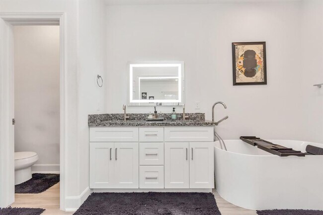 Building Photo - 4506 Aledo St