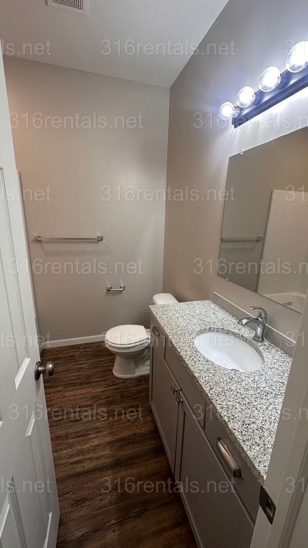 Building Photo - 449 S Longbranch Dr