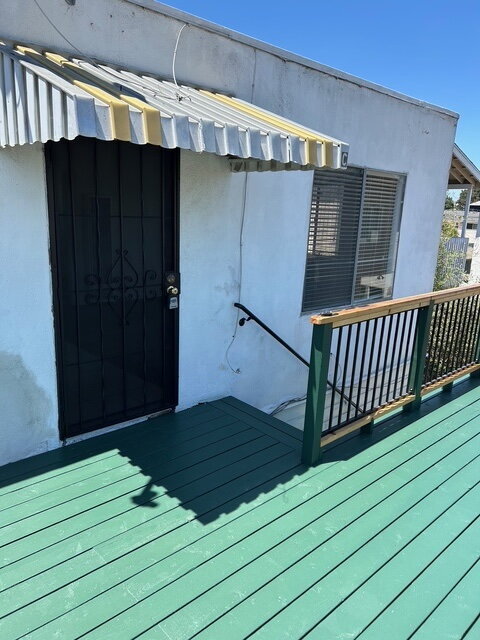 Building Photo - Renovated Upstairs 1-Bedroom with Private ...