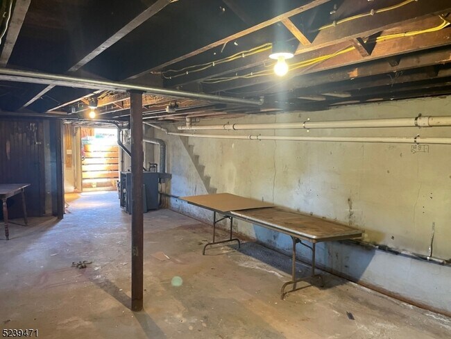 Building Photo - 184 N Bridge St