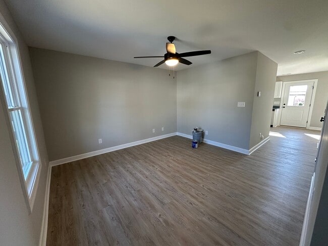 Building Photo - New Townhouse In Altavista!