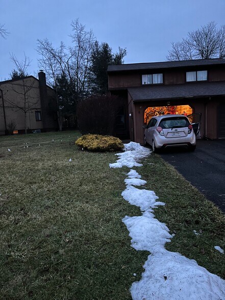 Building Photo - 47 Carol Ct