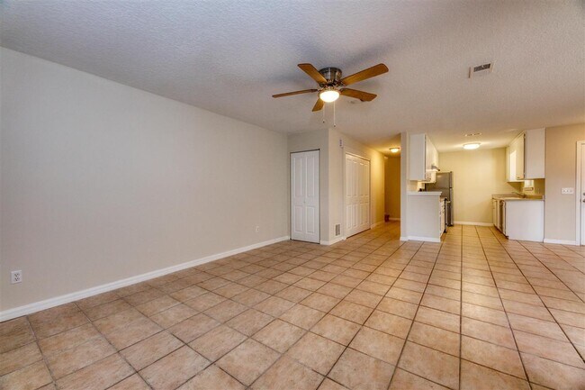 Building Photo - 203 E St-