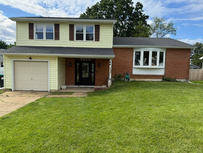 Building Photo - 4 Whitehaven Dr