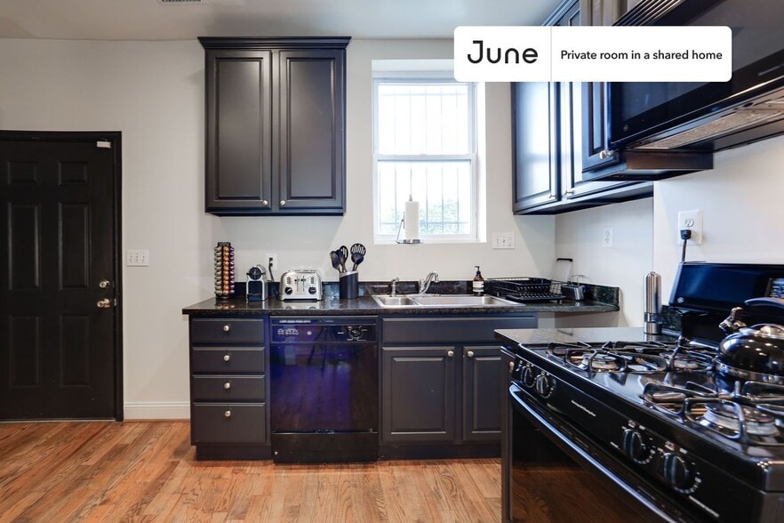 Building Photo - Room in Shared 4 bed/3.5 bath home