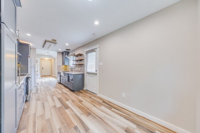 Building Photo - 2515 Cypress Island Dr