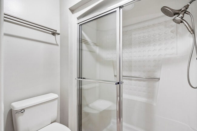 Building Photo - 7360 Ulmerton Rd