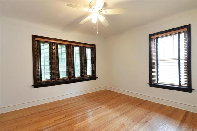 Building Photo - 7572-74 York