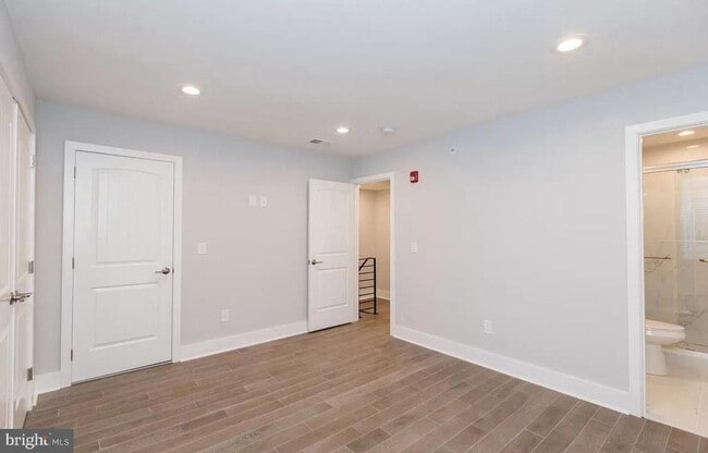 Building Photo - 2564 Frankford Ave