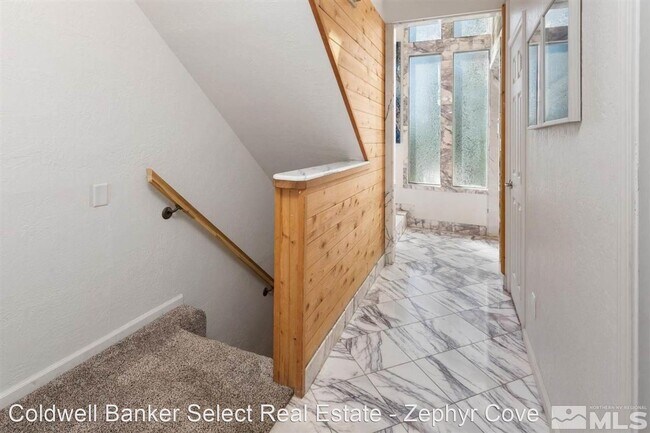 Building Photo - 4 br, 3 bath House - 116-B Snowbird Court