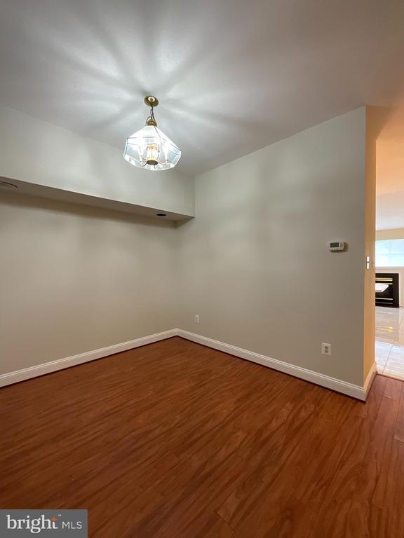 Building Photo - 9401 Royal Bonnet Terrace