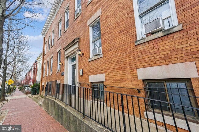 Building Photo - 150 Seaton Pl NW