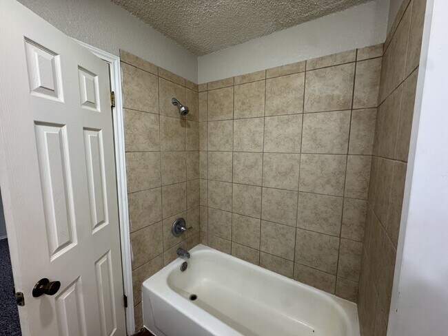 Building Photo - Beautiful Duplex in West Lubbock