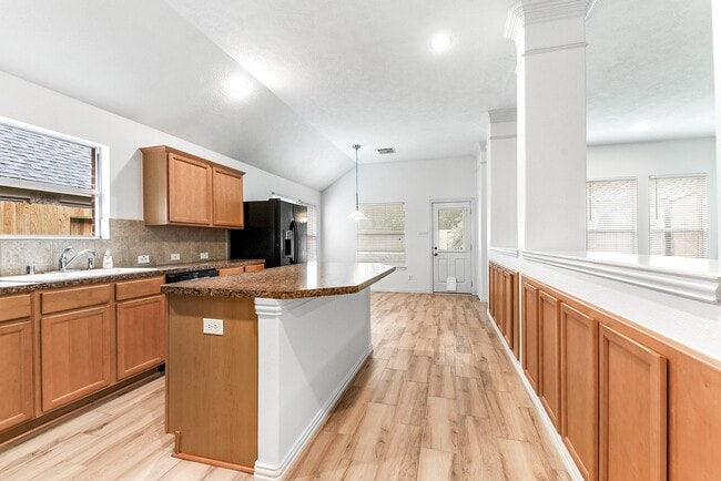 Building Photo - 28259 Daystrom Ln