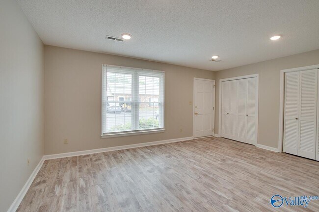 Building Photo - 8146 Oldfield Rd SW