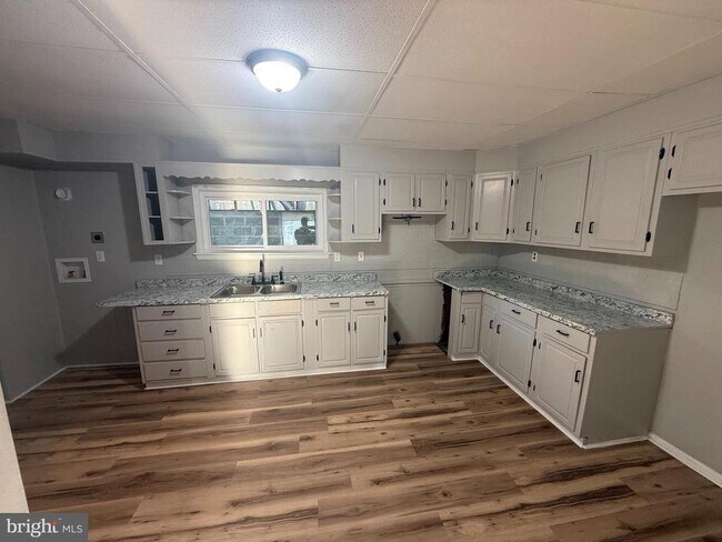 Building Photo - 234 N Coal St