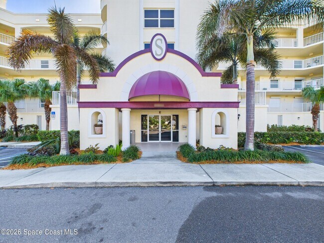 Building Photo - 8951 Lake Dr