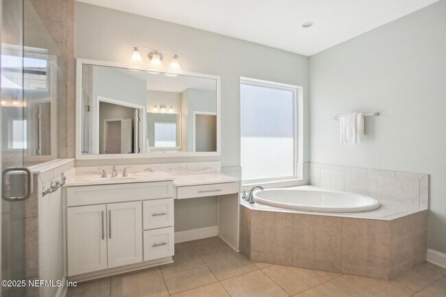 Building Photo - 439 Pelican Pointe Rd