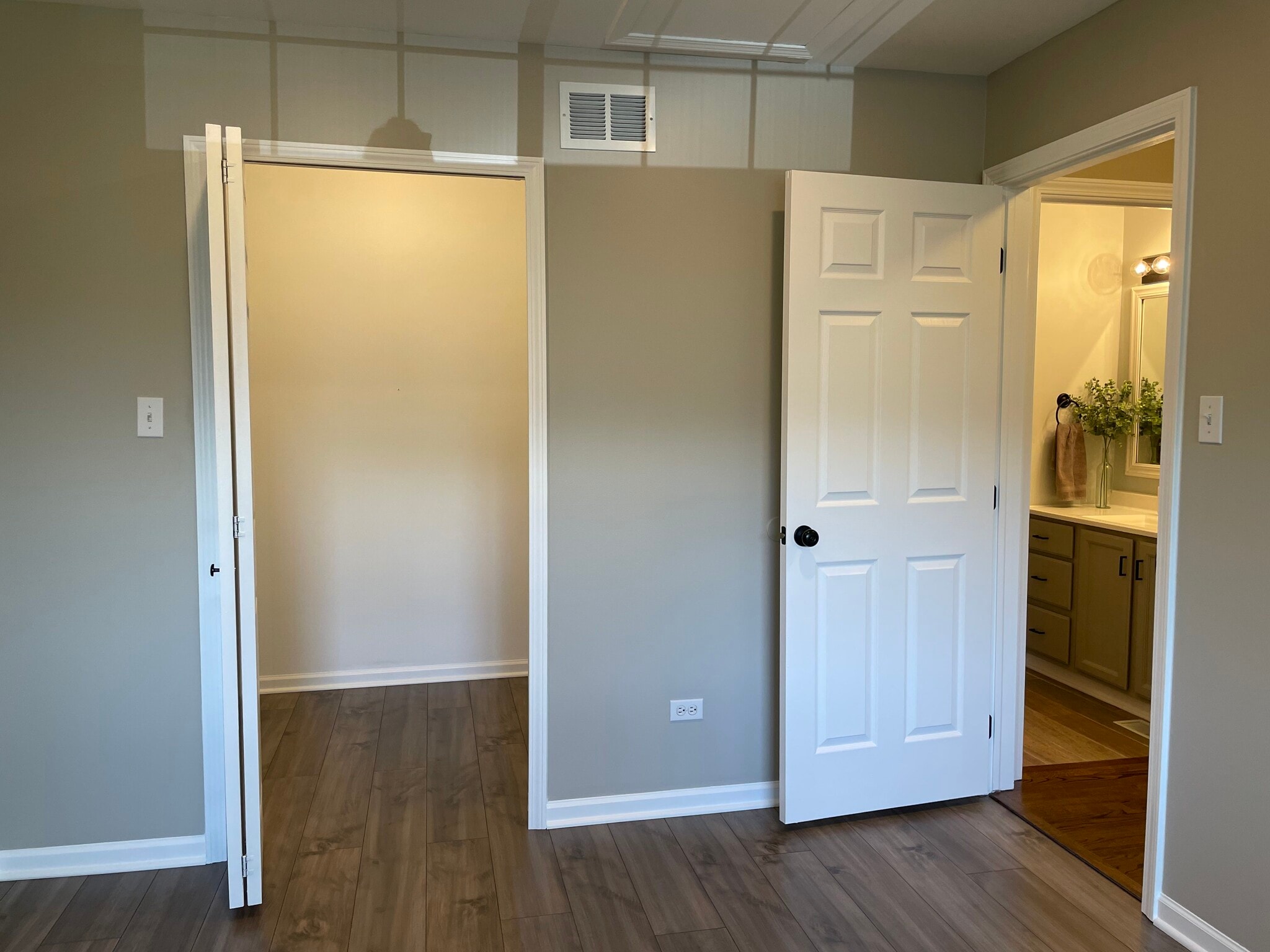 2nd Bedroom with Walk in Closet(2nd floor) - 16414 Brementowne Rd