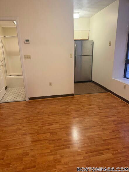 Building Photo - 81 Essex St