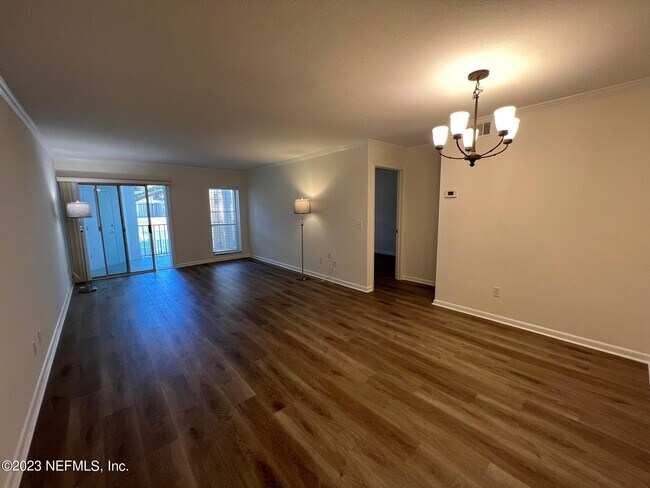 Building Photo - 2909 St Johns Ave