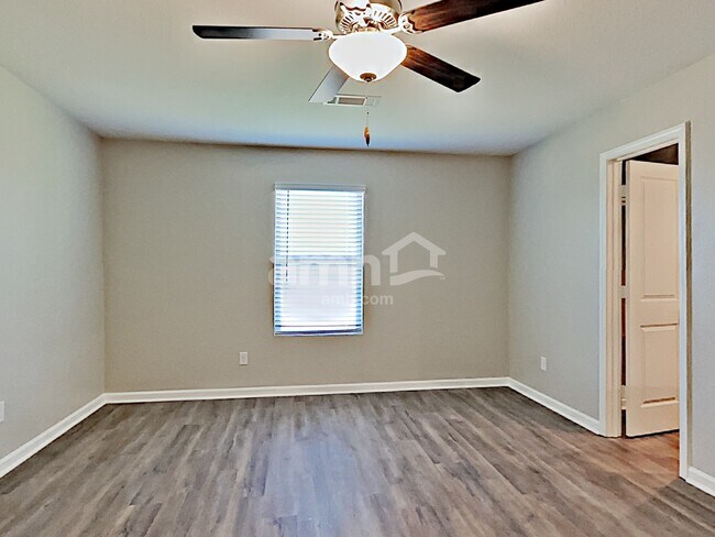Building Photo - 4895 Bridle Path