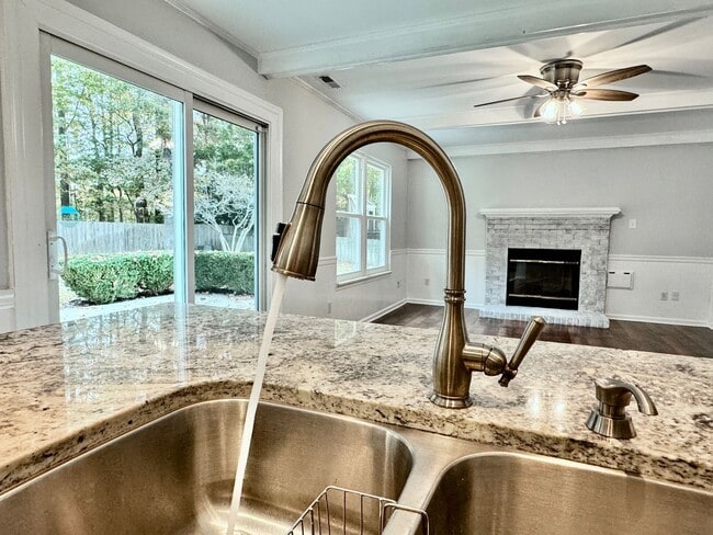 Building Photo - Ready NOW! A 4/2.5 in Glenwood! A Pet Friendly Home w/a HUGE Fenced Yard, Attached Garage!