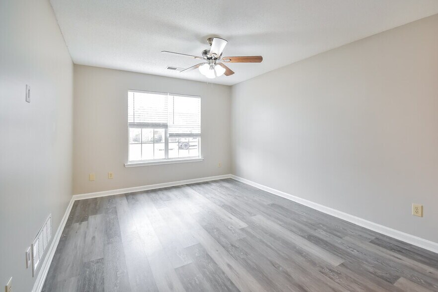 Building Photo - 4404 Shadow Ridge Dr