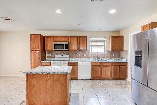 Building Photo - 191 Beech Dr