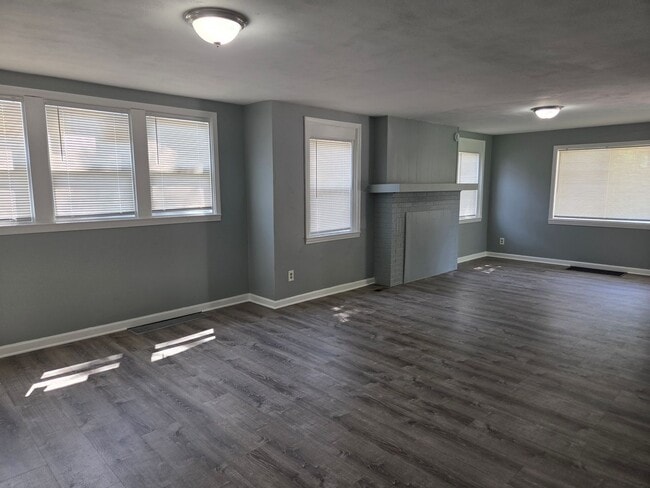 Building Photo - 2806 NE Madison Ave