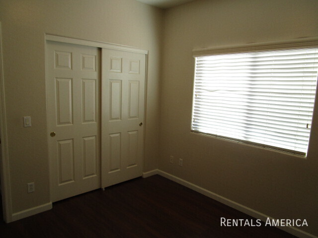 Building Photo - Desirable Rovey Farm Estates in Glendale l...