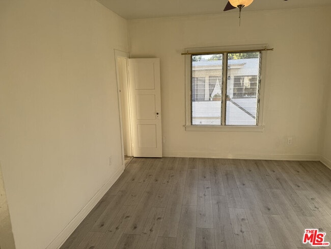 Building Photo - 245 S Swall Dr