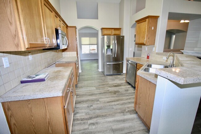 Building Photo - Beautiful 4 Bedroom Ranch Style Home Avail...