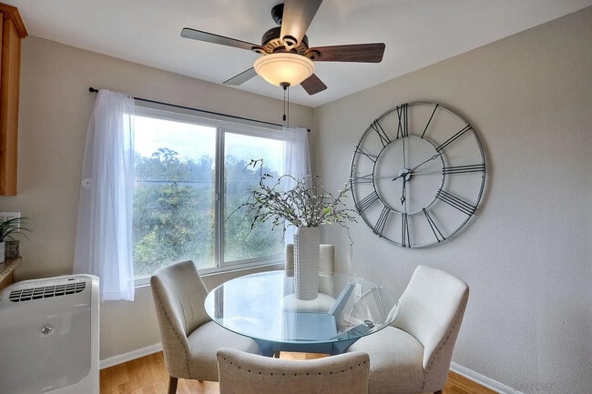 Building Photo - Bright 1BR with Private Balcony, In-Unit Laundry & Pool Access in Central San Diego