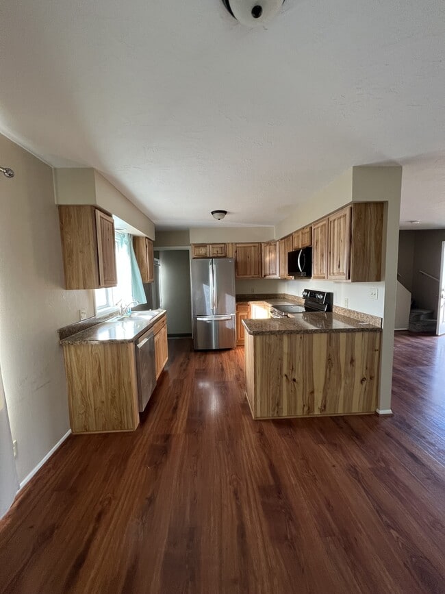 Building Photo - 911 Idlewilde Ct