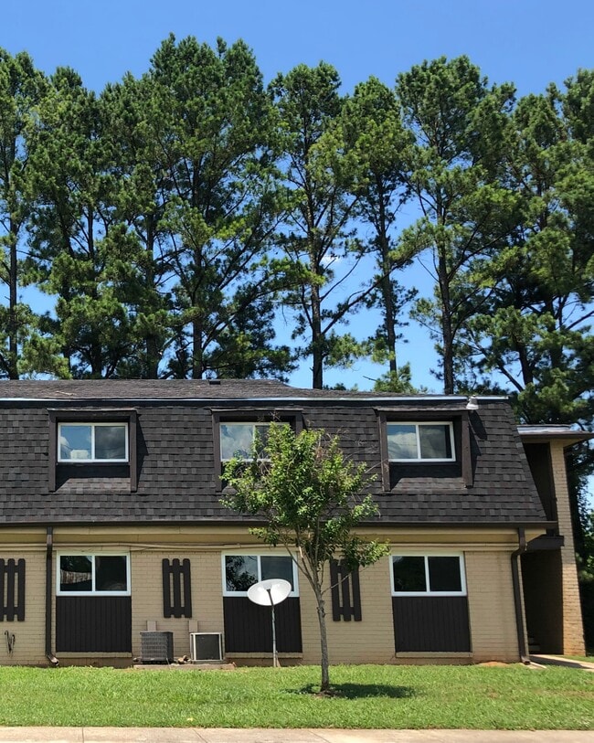 Building Photo - Magnolia Place