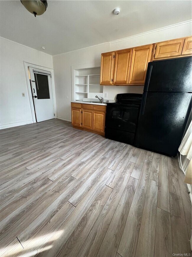 Building Photo - 155 Main St